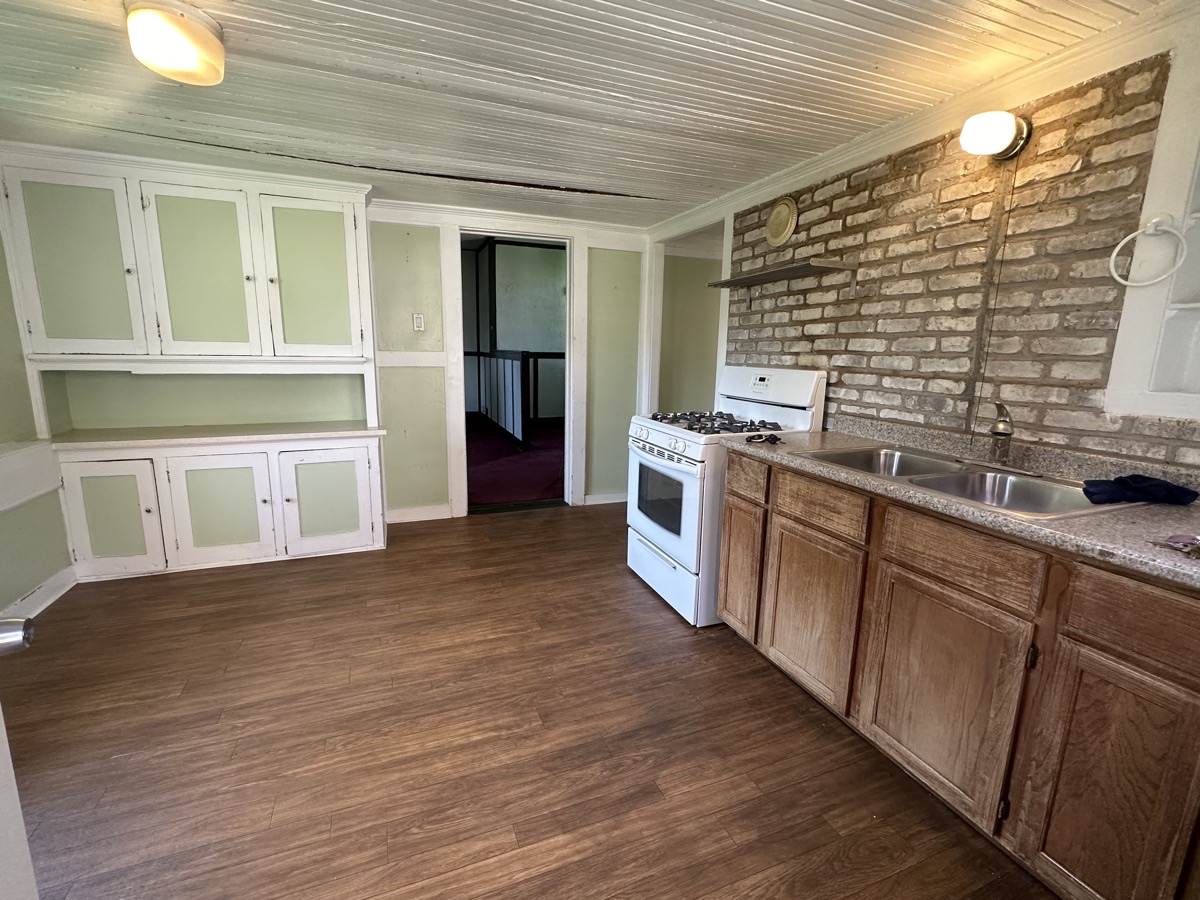 318 E Deer Pl - 5 Unit - Cottage